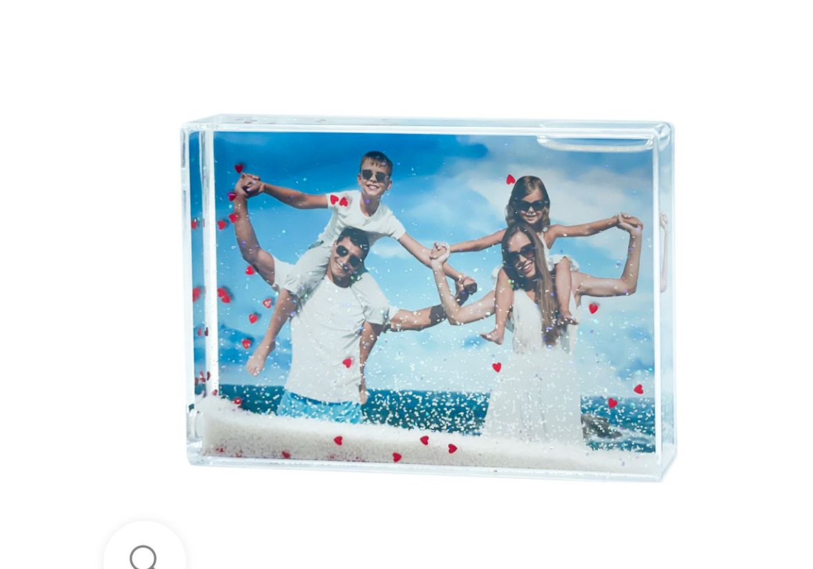 פיתוח תמונה במסגרת מים מעוצב אישית